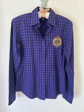 Ralph Lauren Gingham Button-Up Blouse with Embellished Emblem
Size: XS 
EUC